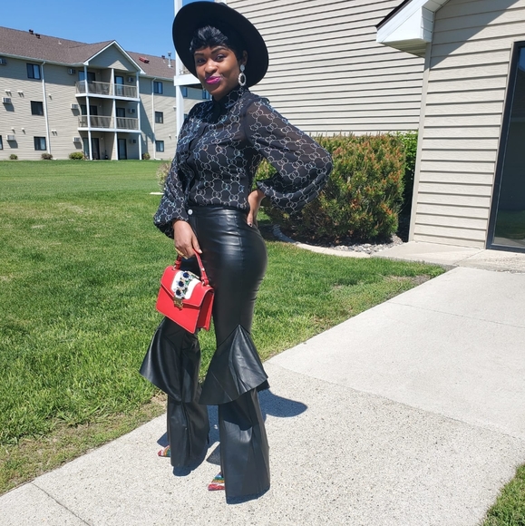 Meet your Posher, Aurelie - Picture 6 of 6